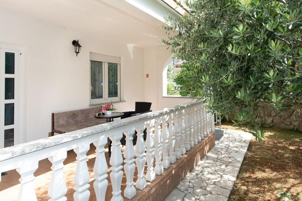 Adria-Holiday House With A Private Pool In Krk Kornic Exterior photo
