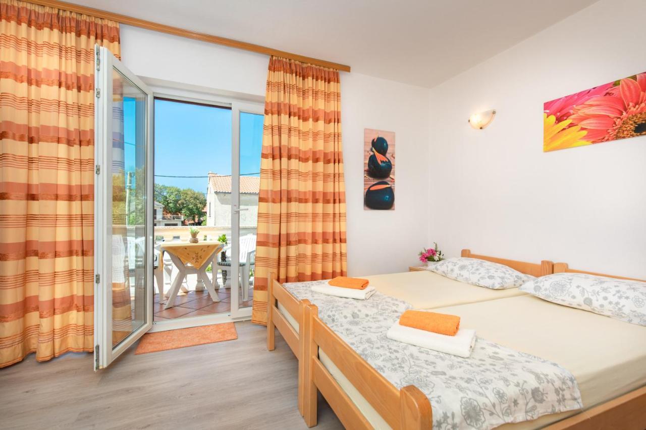 Adria-Holiday House With A Private Pool In Krk Kornic Exterior photo